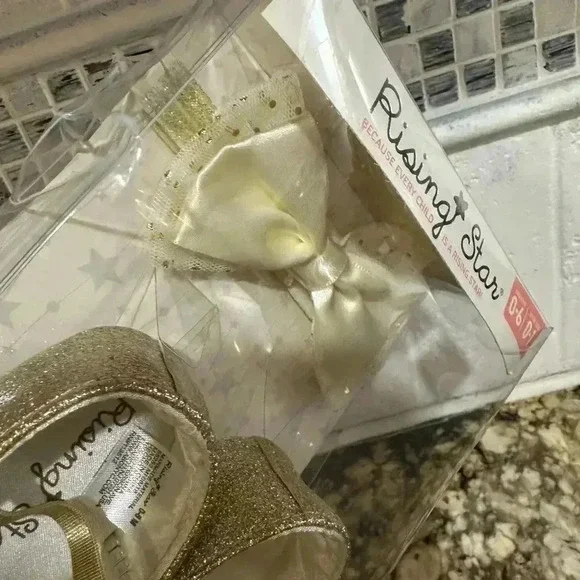 NEW! Girl Rising Star Shoes & Headwrap Set, Gold, 0-6m - Picture 5 of 9